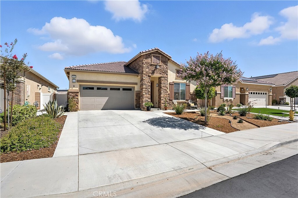 Property Photo:  26686 Verdant Circle  CA 92584 