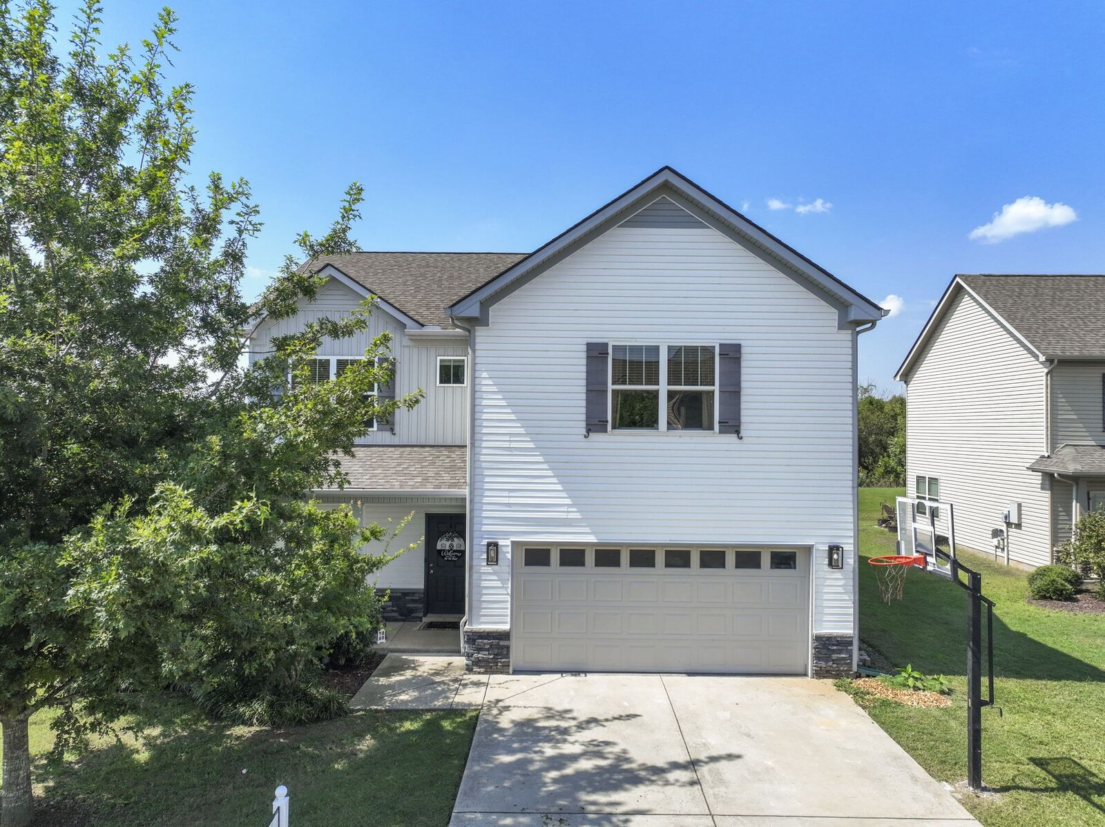 Property Photo:  1616 Alysheba Run  TN 37128 