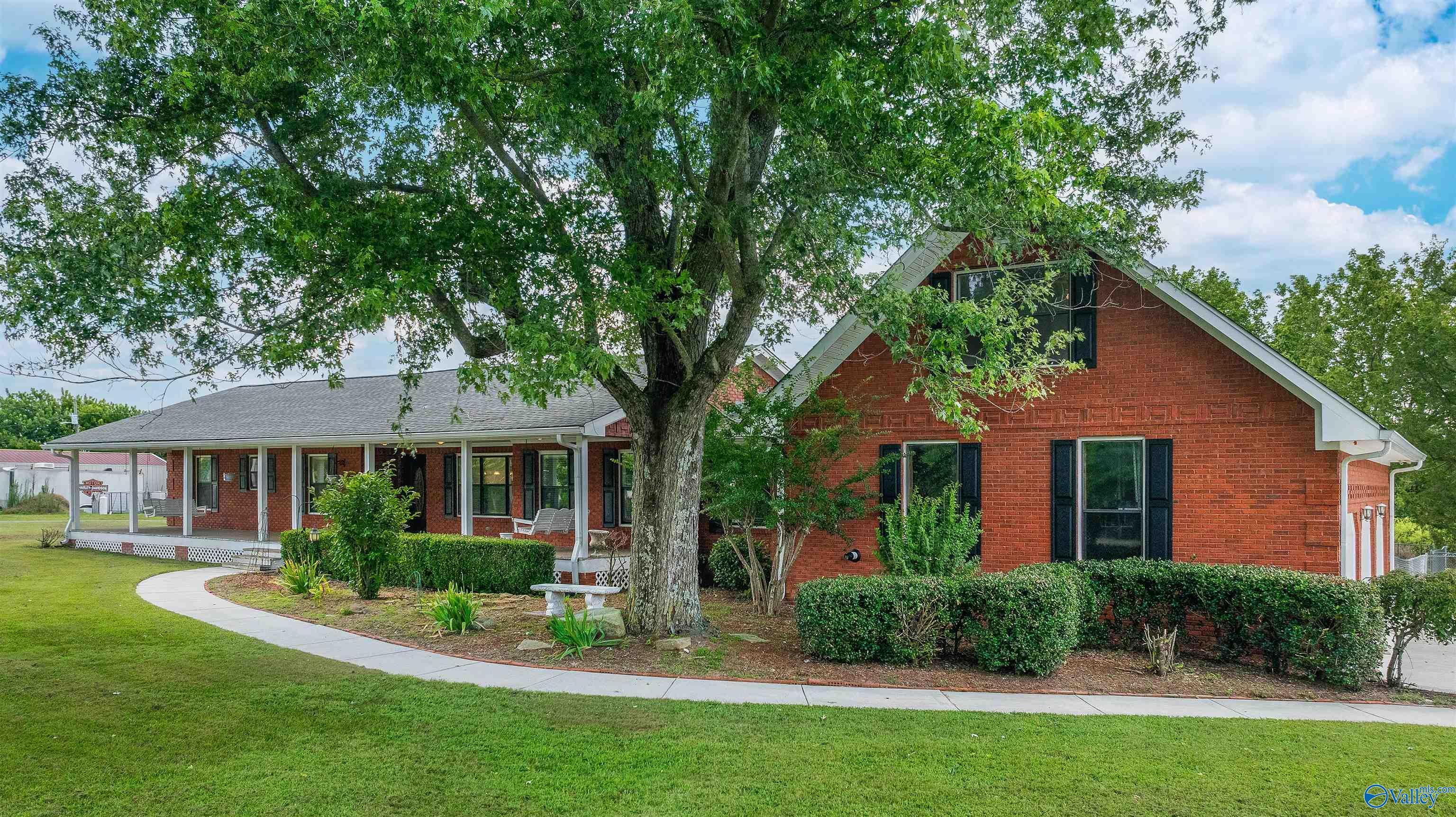 Property Photo: 2531 County Road 119 AL 35968