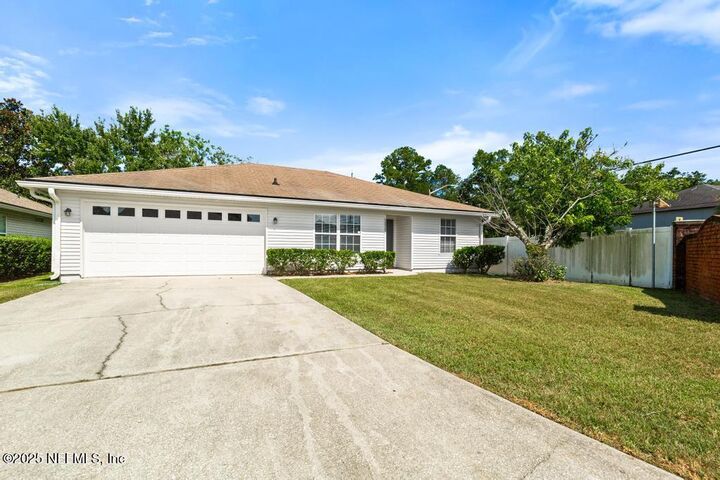 Property Photo: 12501 Ayrshire Street E FL 32226