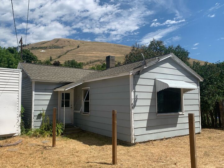 Property Photo: 1116 Vine Street MT 59802