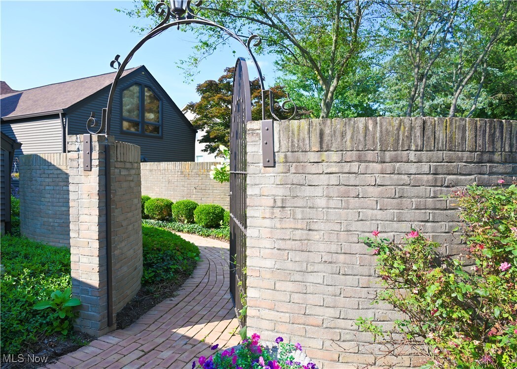 Property Photo: 1415 Harbor Drive NW OH 44708