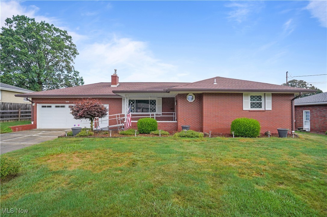 2458 Country Lane  Youngstown OH 44514 photo