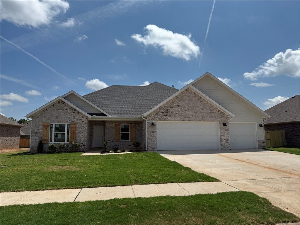 Property Photo: 122 N Banner Avenue AR 72730