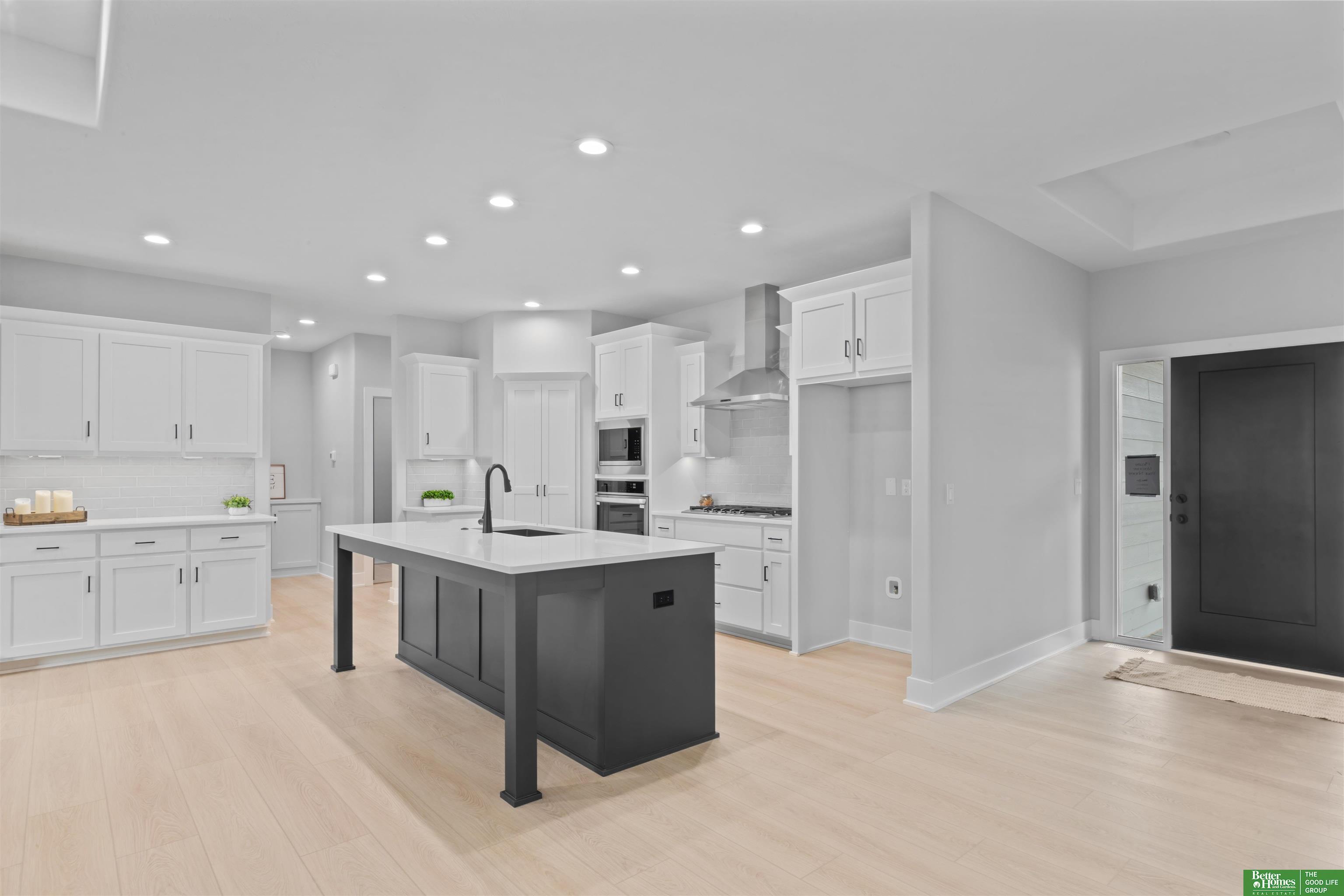 Property Photo: 12384 Windsor Drive NE 68046
