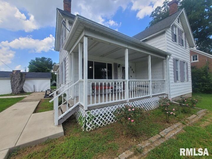 Property Photo:  225 N Main Street  IL 62263 