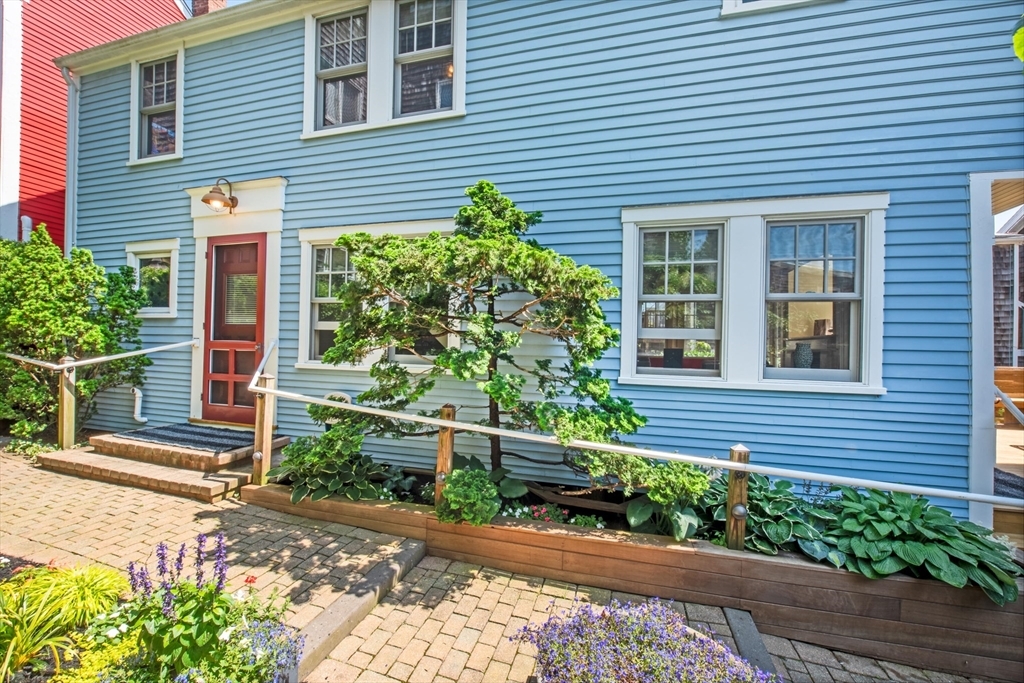 Property Photo:  351-A Commercial Street Unit A1  MA 02657 