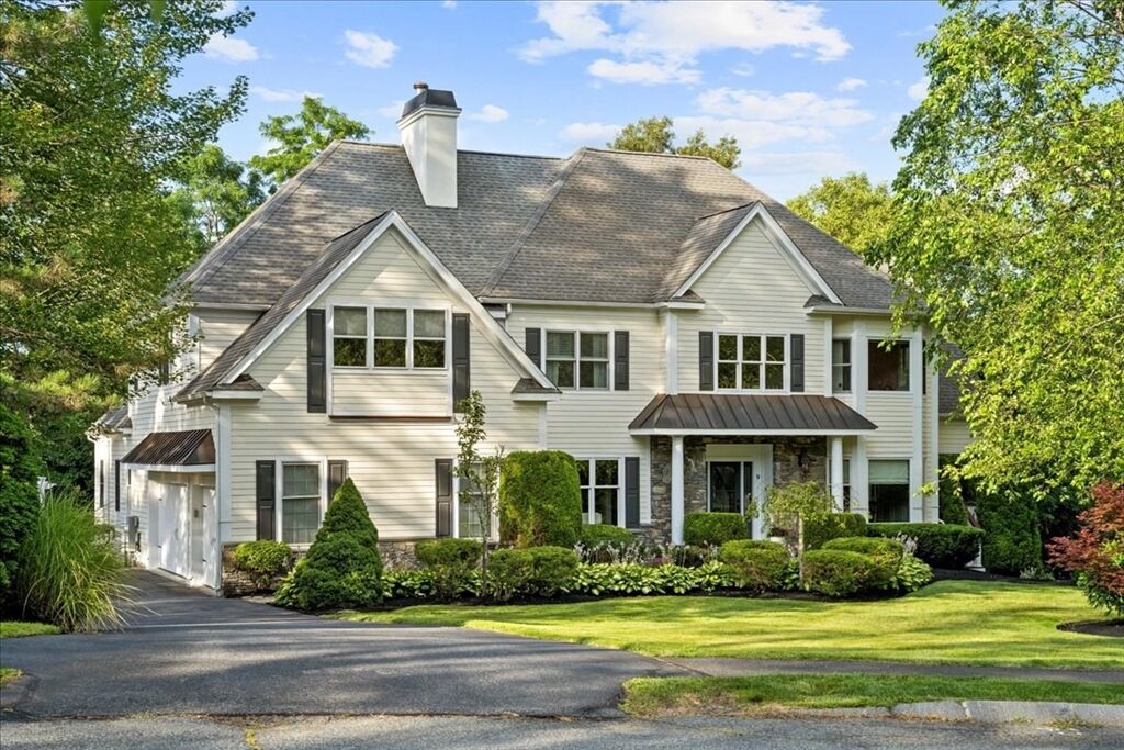 Property Photo: 9 Park Grove Ln MA 01545