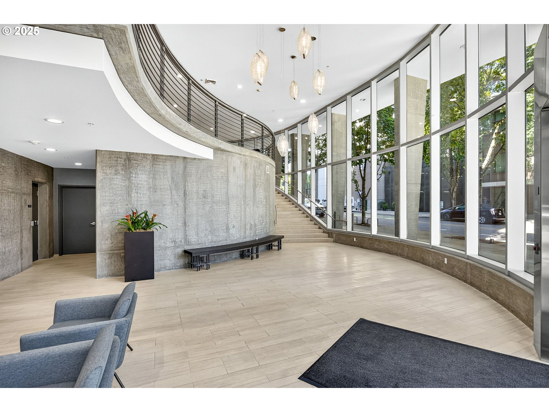 Property Photo: 1255 NW 9th Ave 1402 OR 97209
