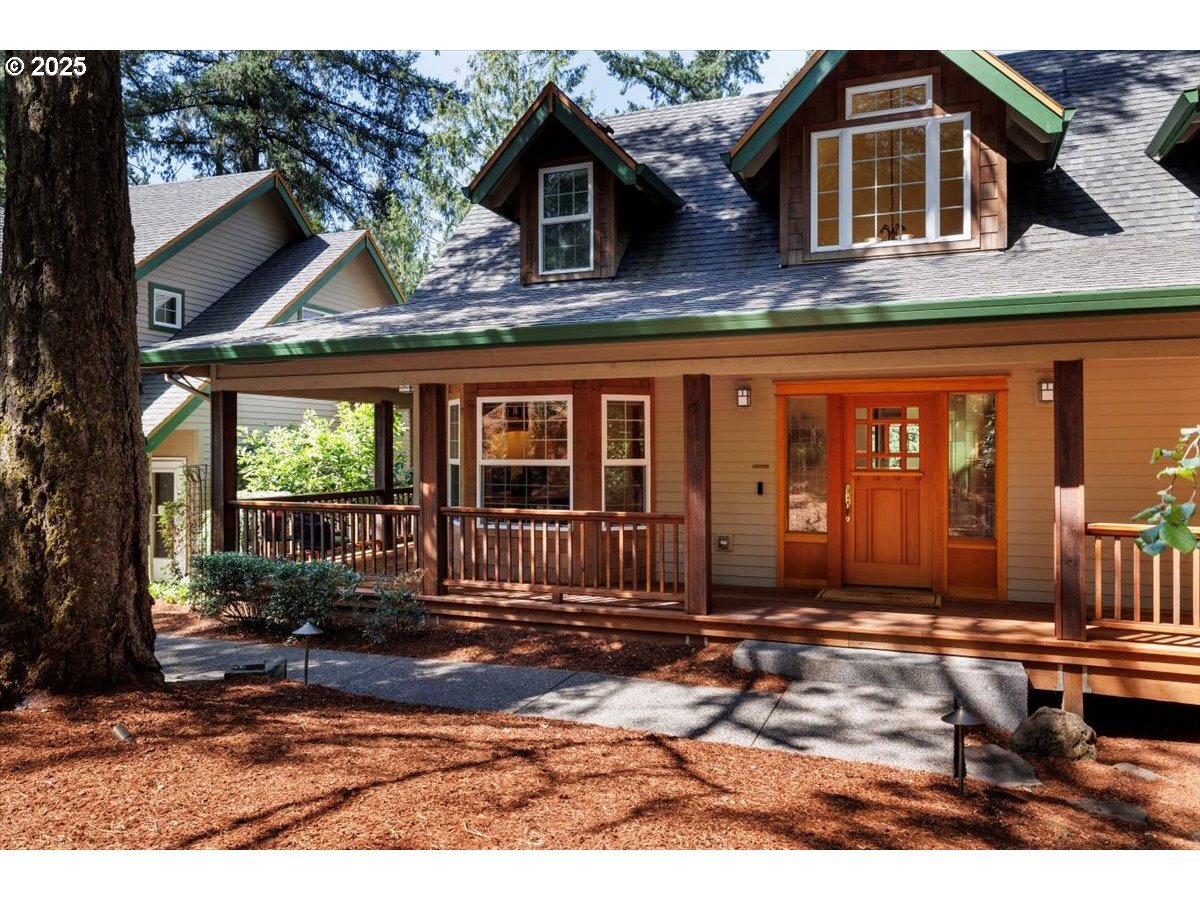 Property Photo: 9690 SW Spring Crest Dr OR 97225