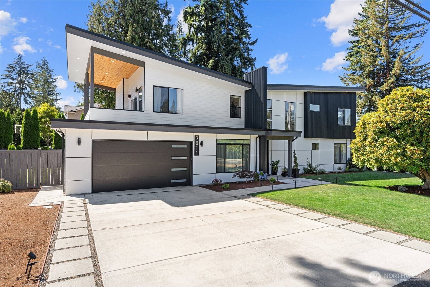 7211  126th Avenue NE  Kirkland WA 98033 photo