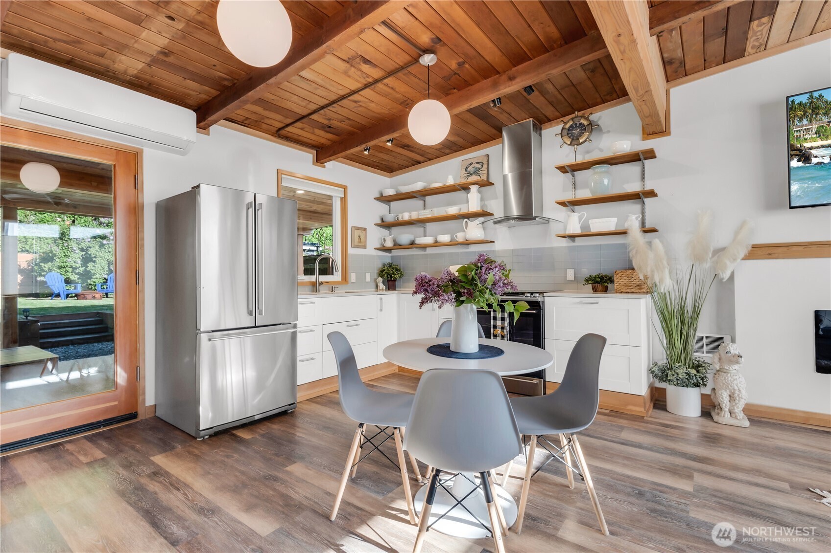 Property Photo: 14207 Evergreen Way WA 98292