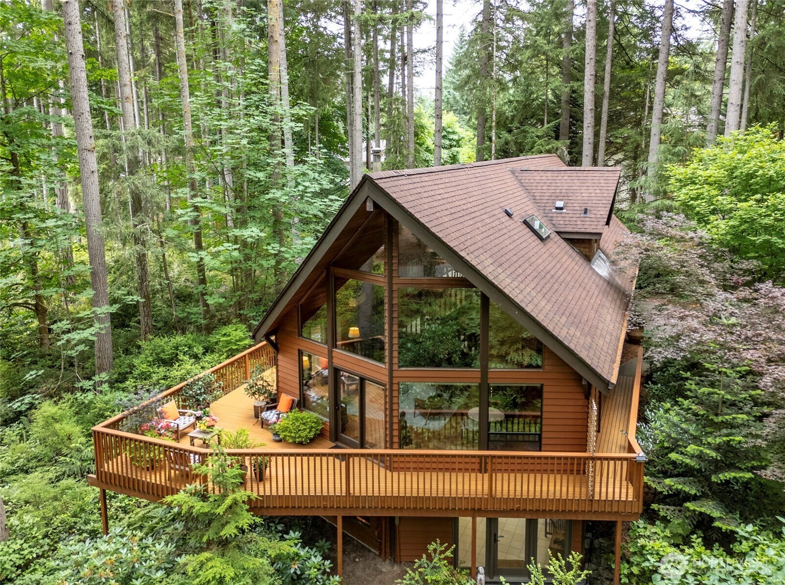 Property Photo: 9910 40th Avenue Ct WA 98332