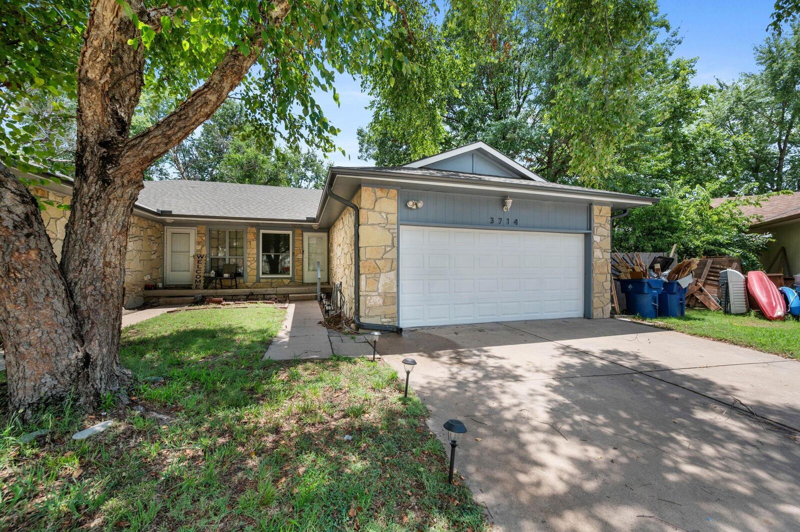 Property Photo: 3714 N Athenian Ct KS 67204