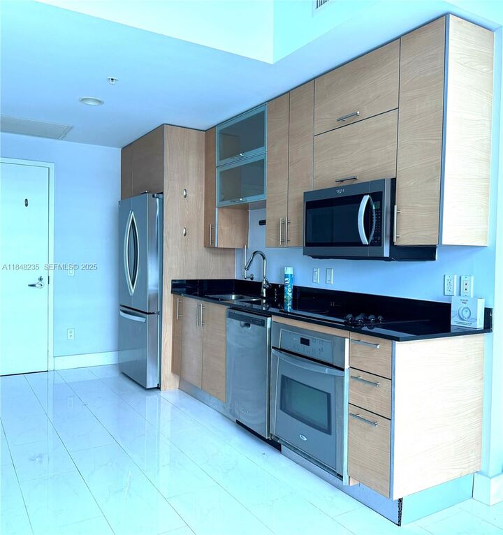 Property Photo:  60 SW 13th St 3408  FL 33130 