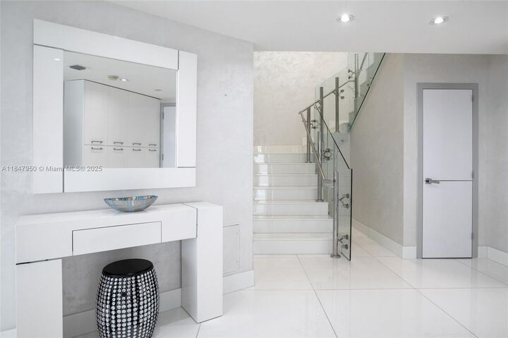 Property Photo: 1830 S Ocean Dr Ph-5102 FL 33009