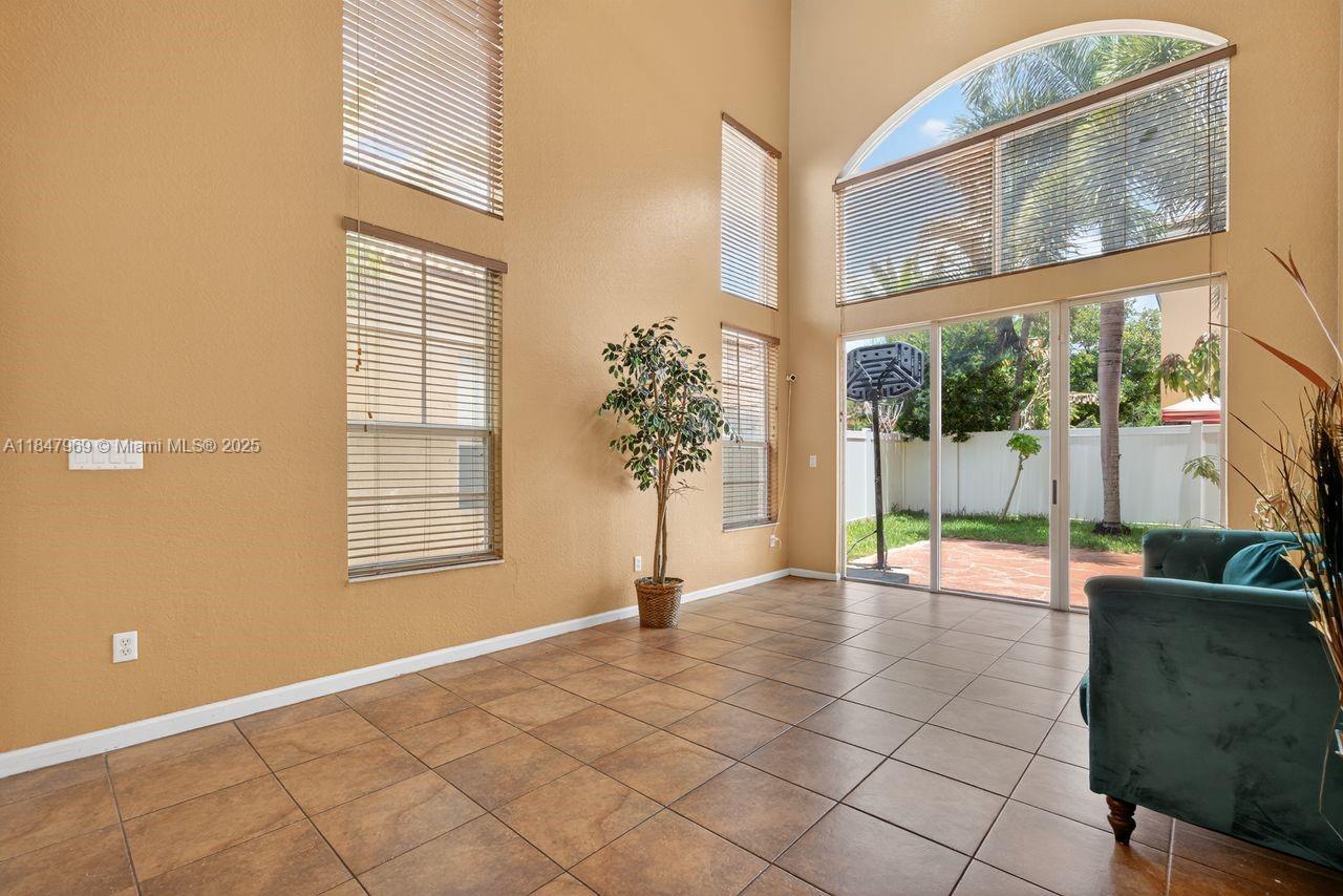Property Photo: 2215 Portofino Ave FL 33033