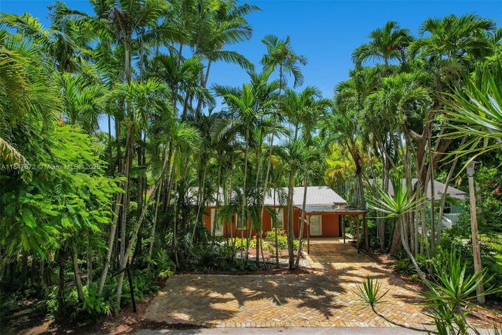 Property Photo: 4118 Ventura Ave FL 33133