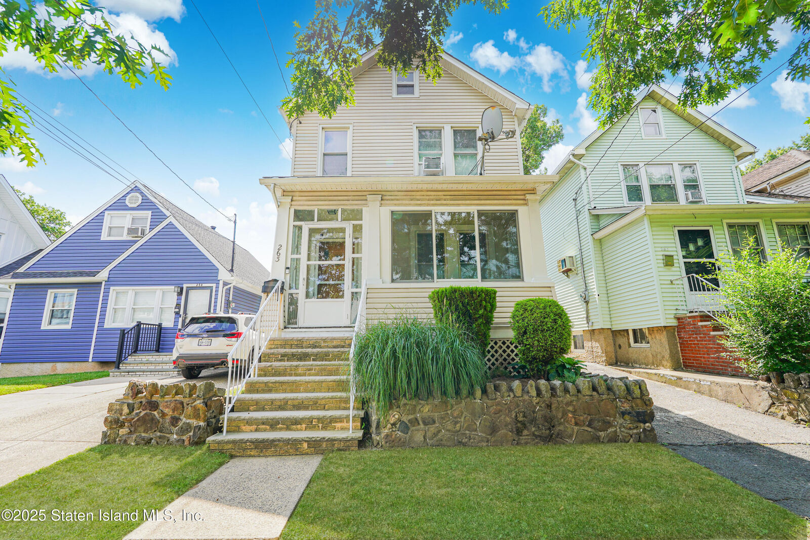 Property Photo:  263 Decker Avenue  NY 10302 
