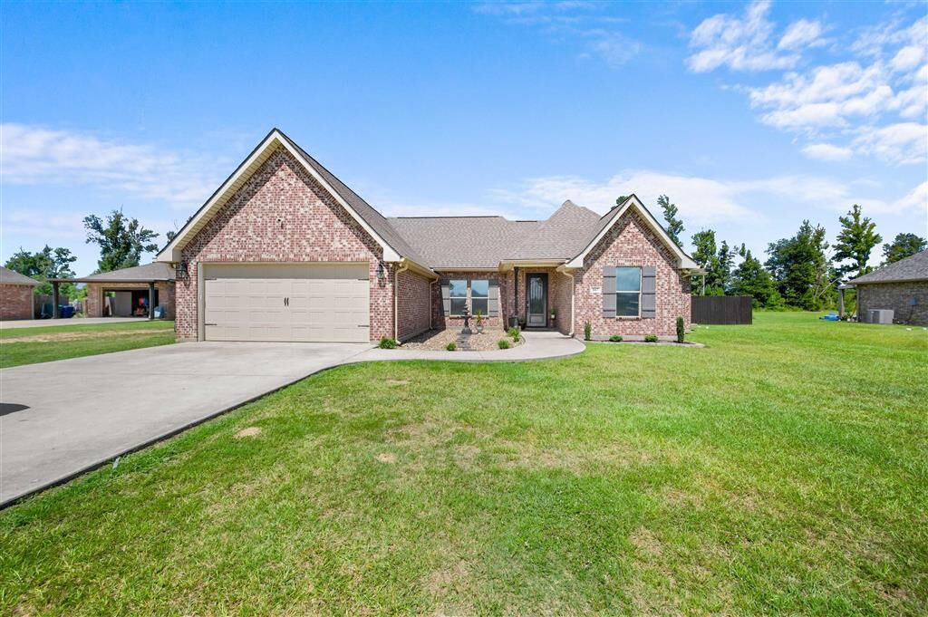 Property Photo: 167 Calla Lily Drive LA 70657