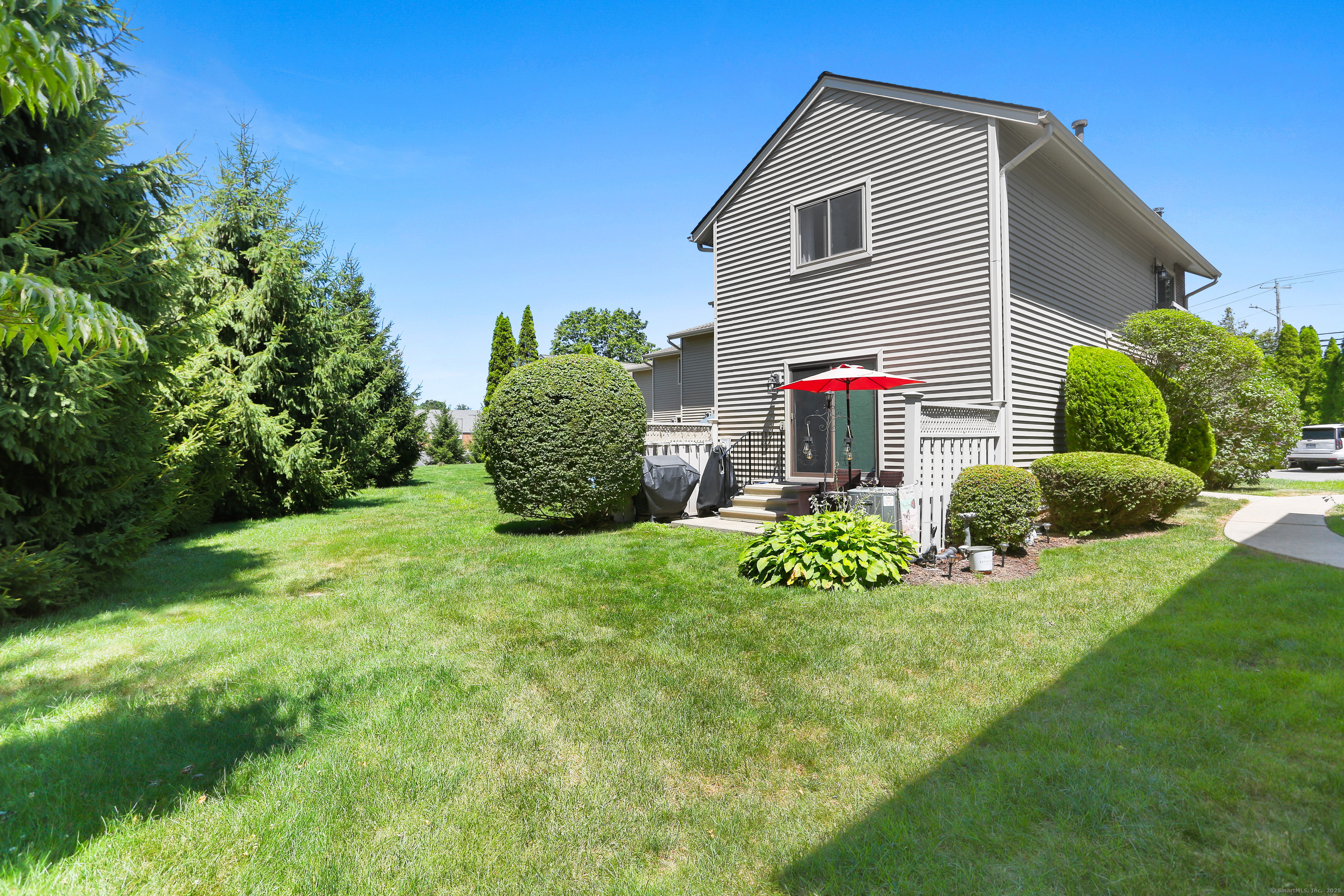 Property Photo:  330 Merwin Avenue Apt B1  CT 06460 