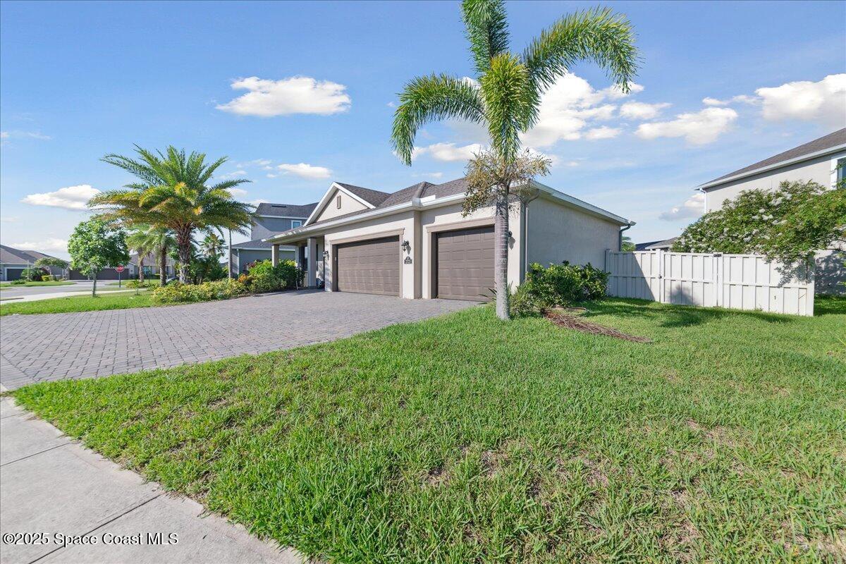 Property Photo: 2721 Casterton Drive FL 32940