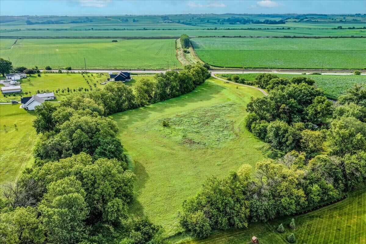 Property Photo: 2489 US-30 IA 51546