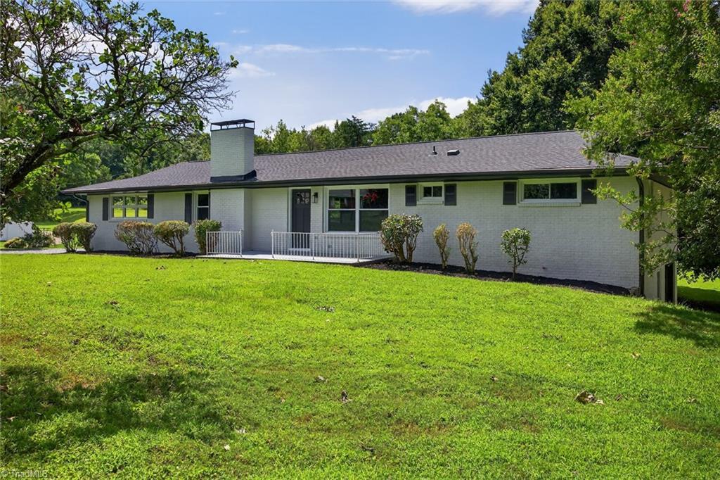 Property Photo:  193 Redcoat Lane  NC 27107 