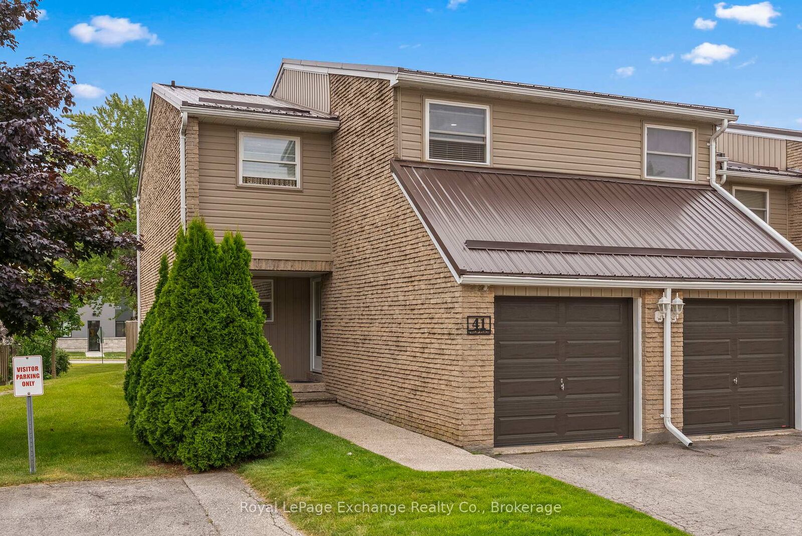 Property Photo: 41 Philip Place 41 ON N2Z 2E2