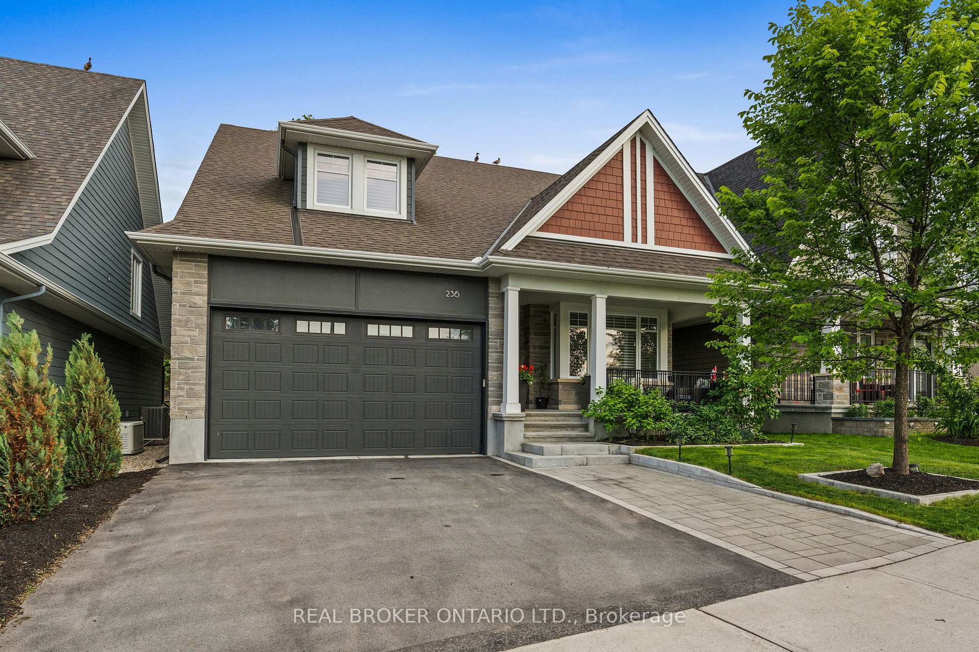 Property Photo: 236 Kilspindie Ridge ON K2J 6A4