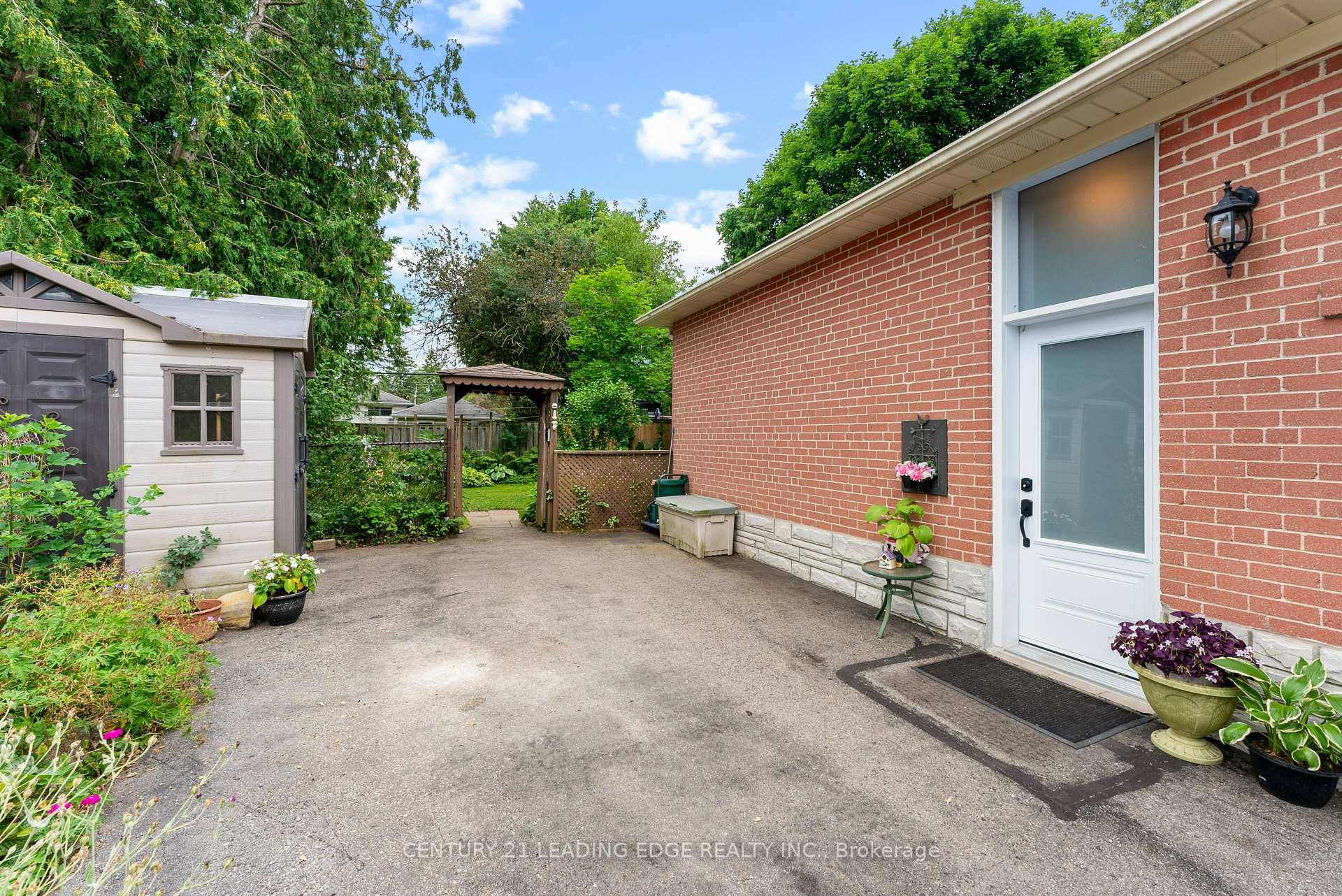Photo de la propriété: 46 Johnson Road ON L4G 2A2