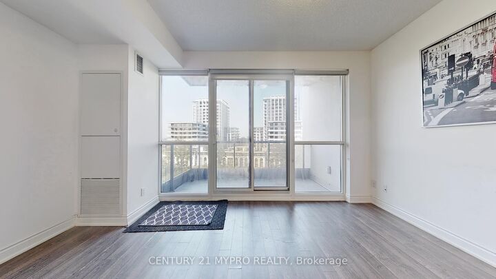 Photo de la propriété: 38 Cedarland Drive 705 ON L6G 1B8