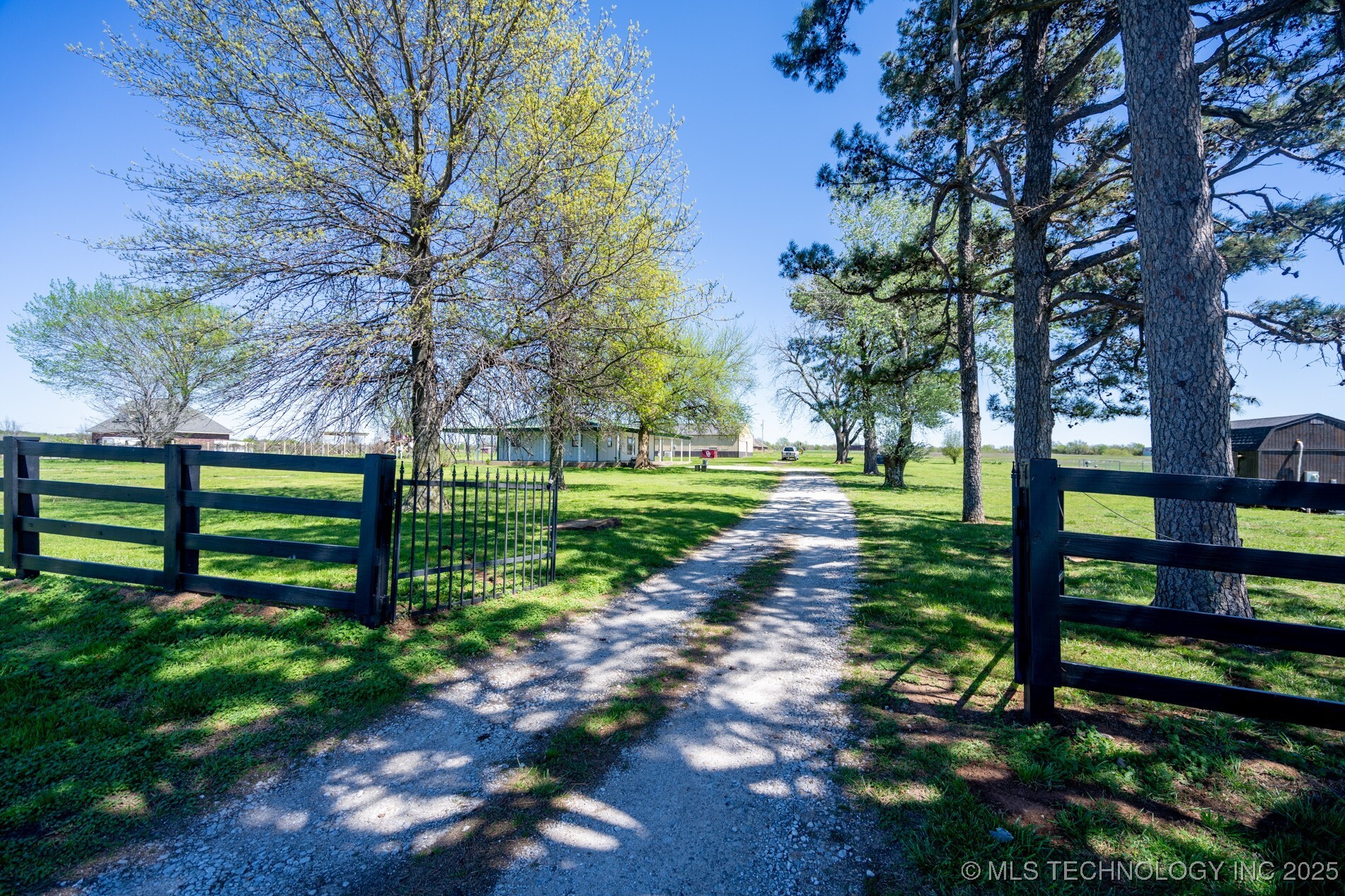 Property Photo: 15400 S Highway 64 OK 74469
