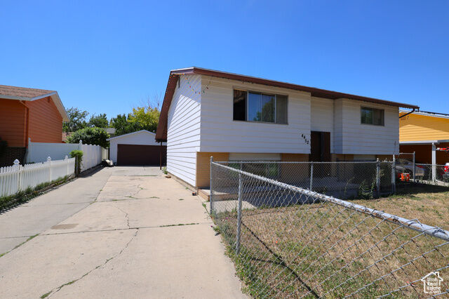 Property Photo: 4452 S Red Cherry Cir W UT 84120