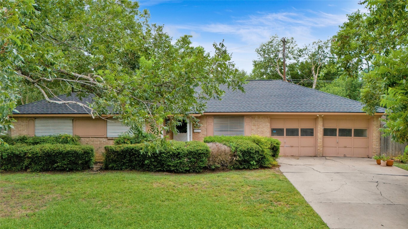 Property Photo:  5724 Wellington Drive  TX 78723 