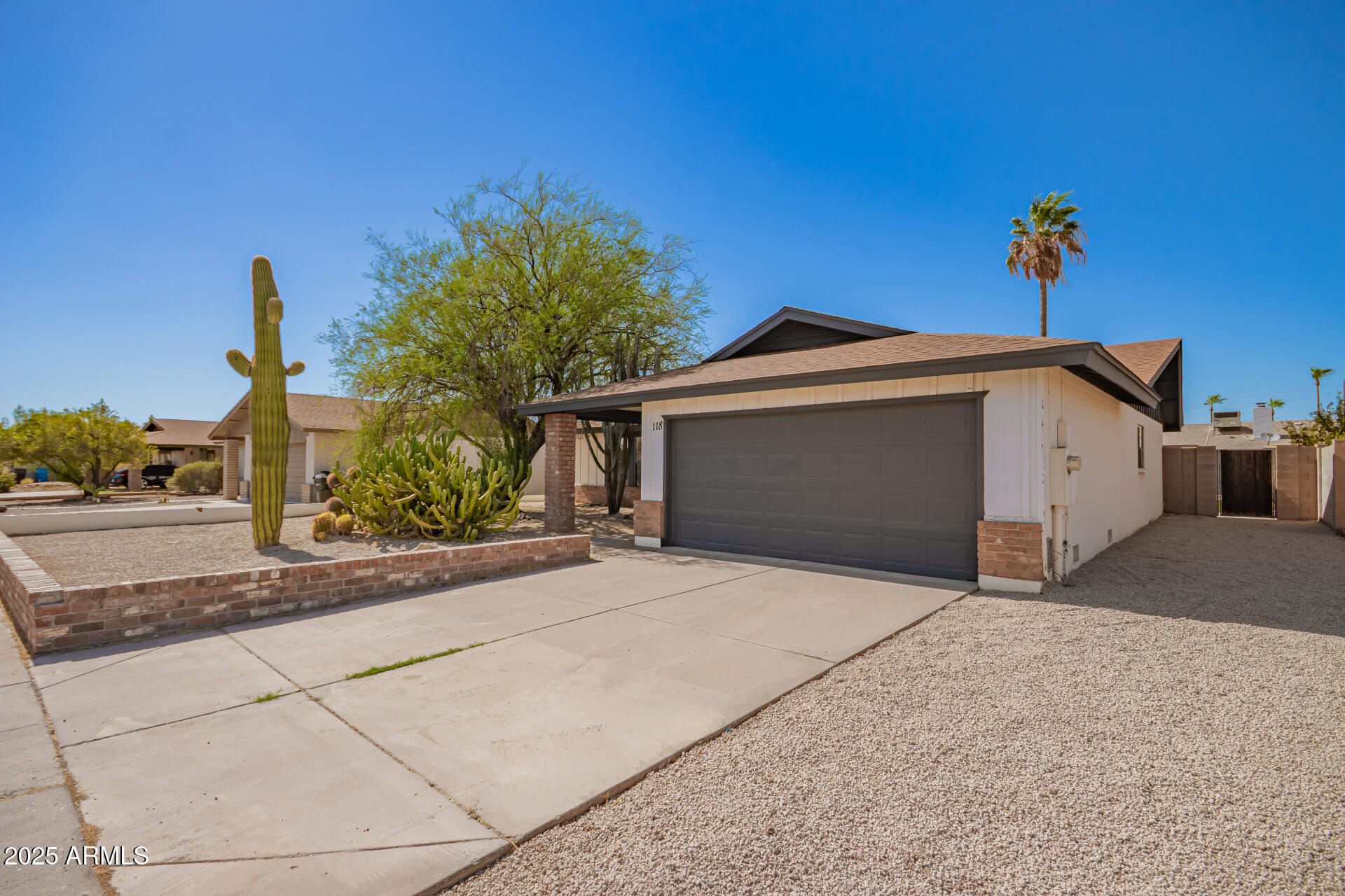 Property Photo: 118 W Bluefield Avenue AZ 85023