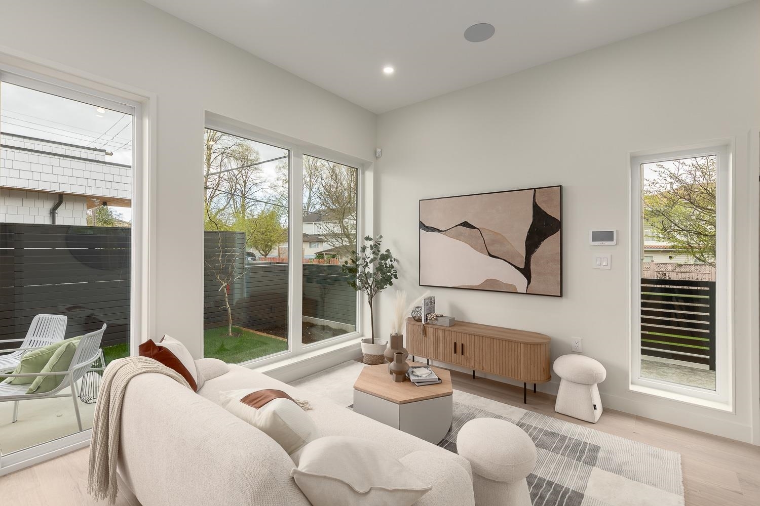 Property Photo: 2670 E 38th Avenue BC V5R 3M7