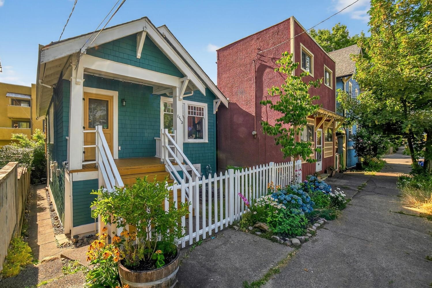 1113 McLean Drive  Vancouver BC V5L 3N5 photo