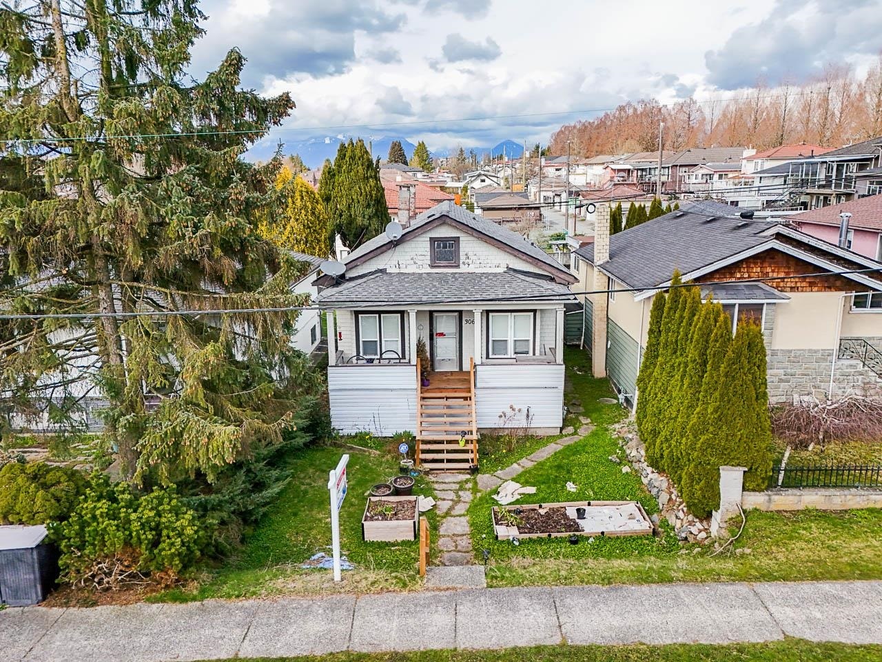 3065 E 45th Avenue  Vancouver BC V5R 3C8 photo