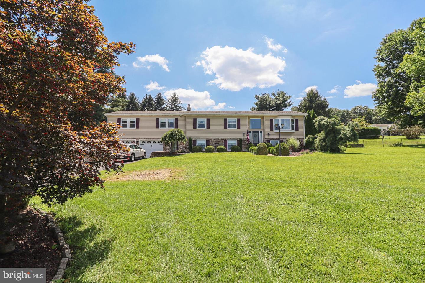 170 Donrene  Mount Wolf PA 17347 photo