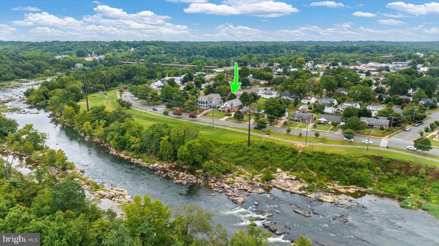 Property Photo:  408 Riverside Drive  VA 22401 