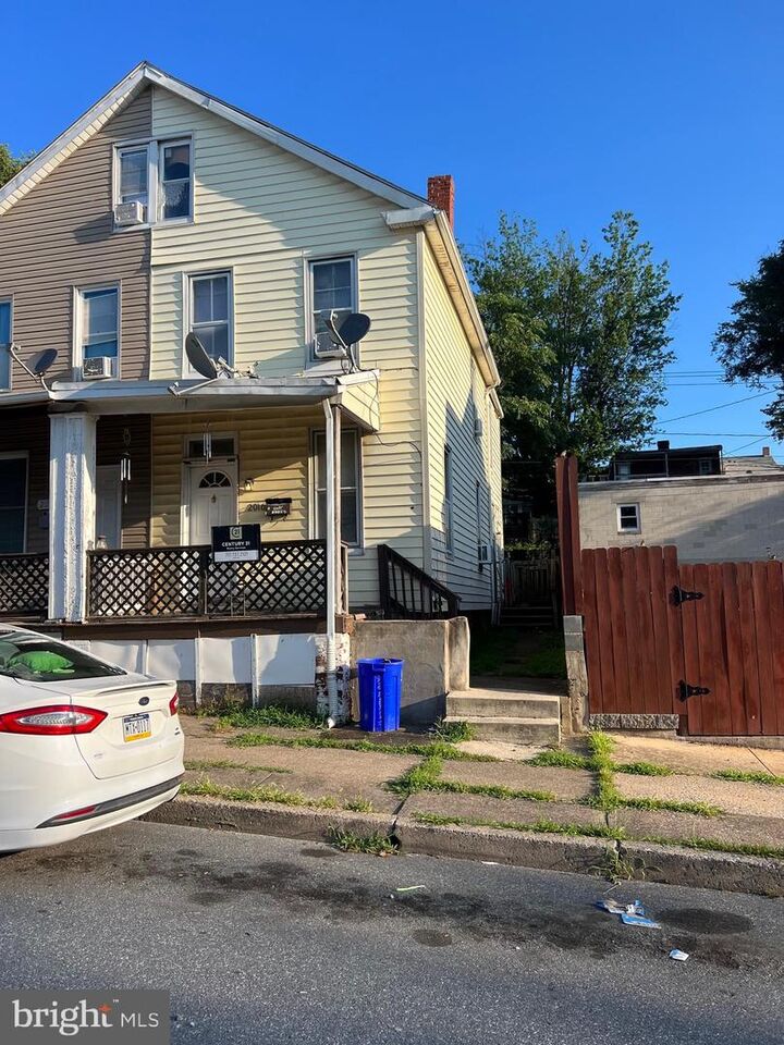 Property Photo: 2016 Kensington Street PA 17104
