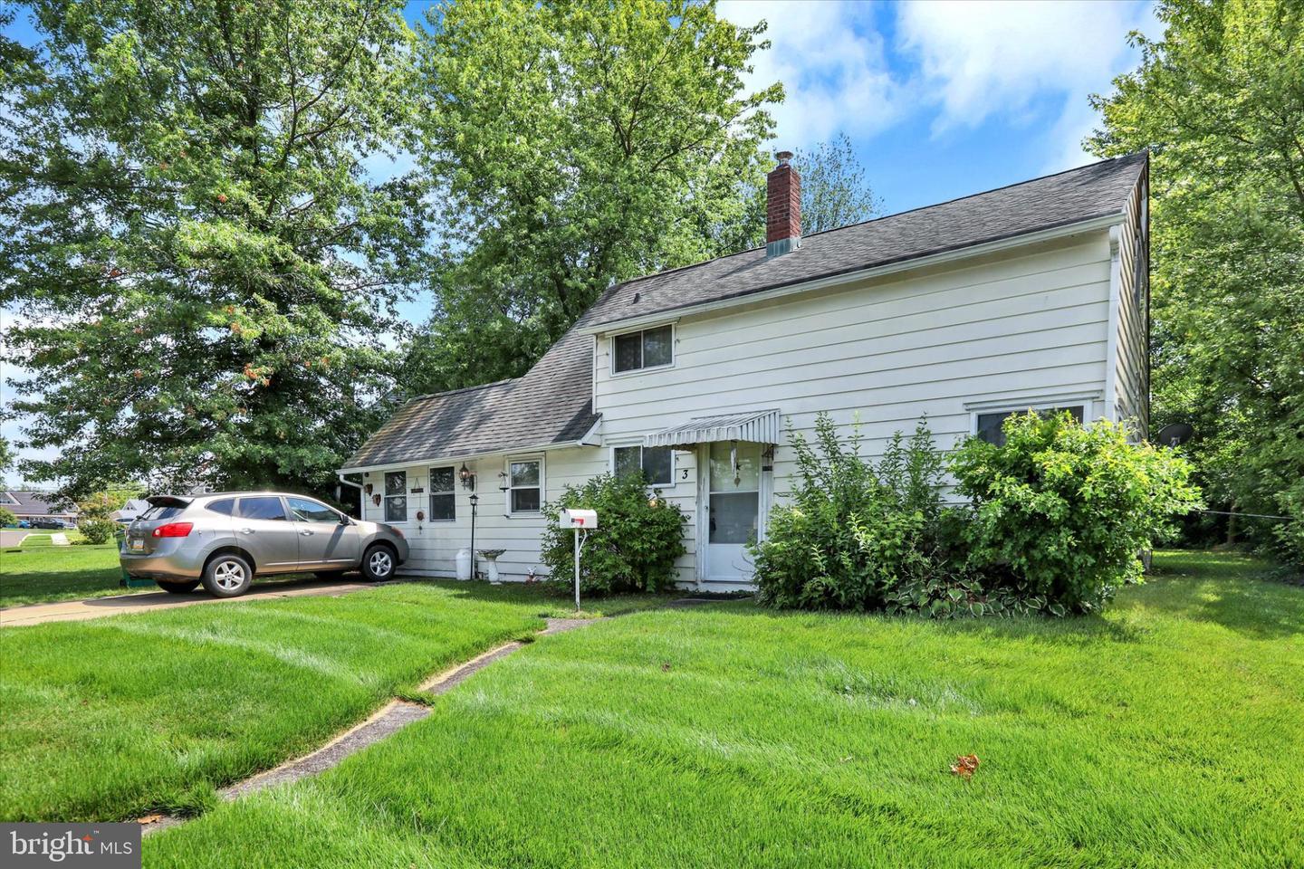 Property Photo: 3 Indian Creek Way PA 19057