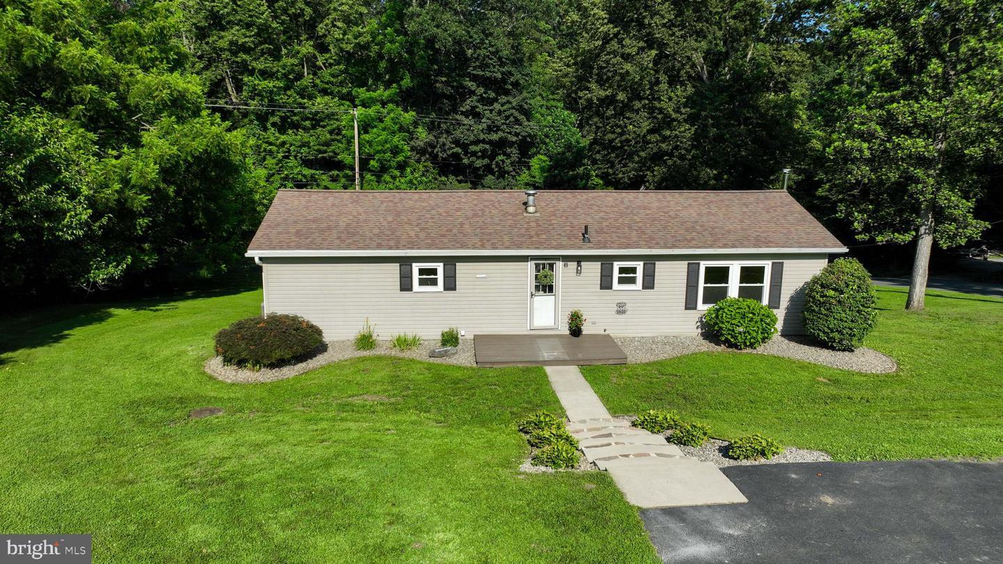 Property Photo:  495 Park Street  PA 17345 