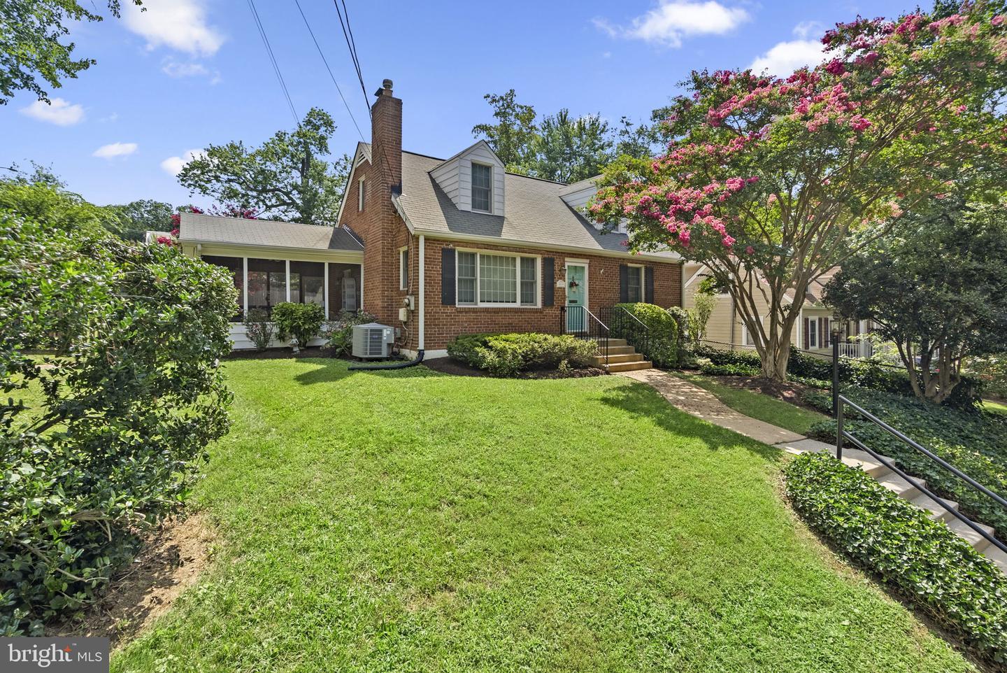 Property Photo:  2835 W George Mason Road  VA 22042 