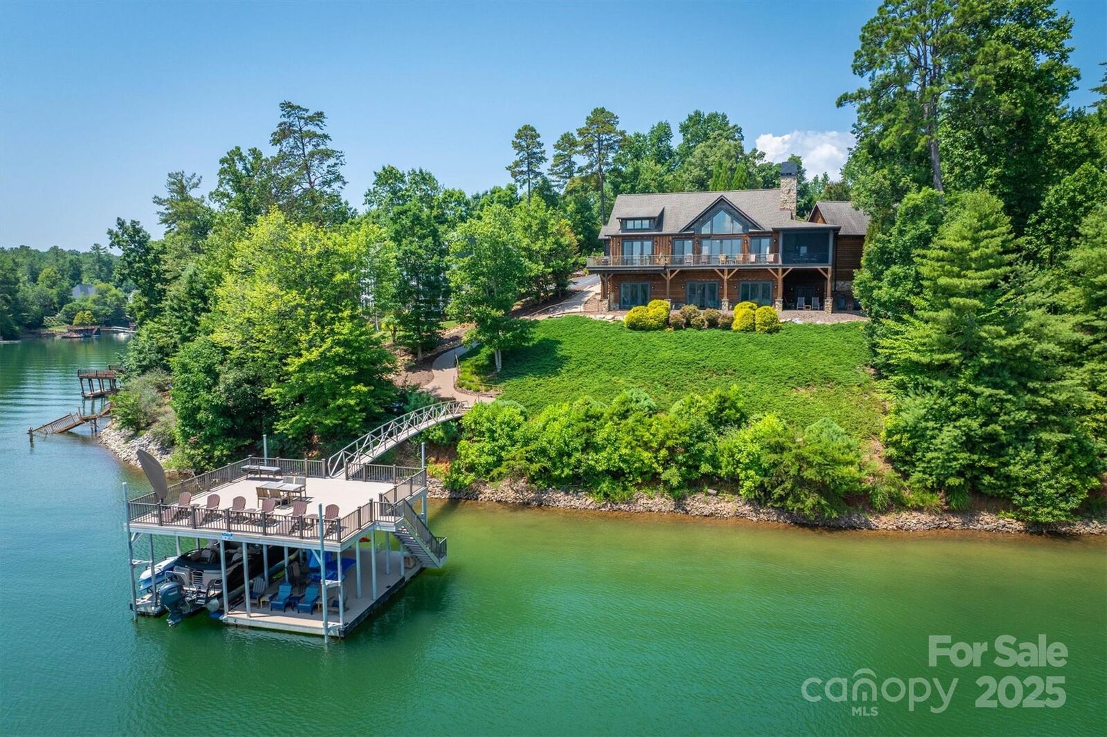 Property Photo: 597 Waterglyn Way NC 28761