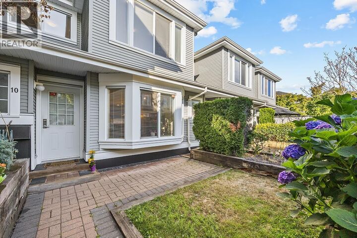 Photo de la propriété: 7370 Stride Avenue 10 BC V3N 5E6