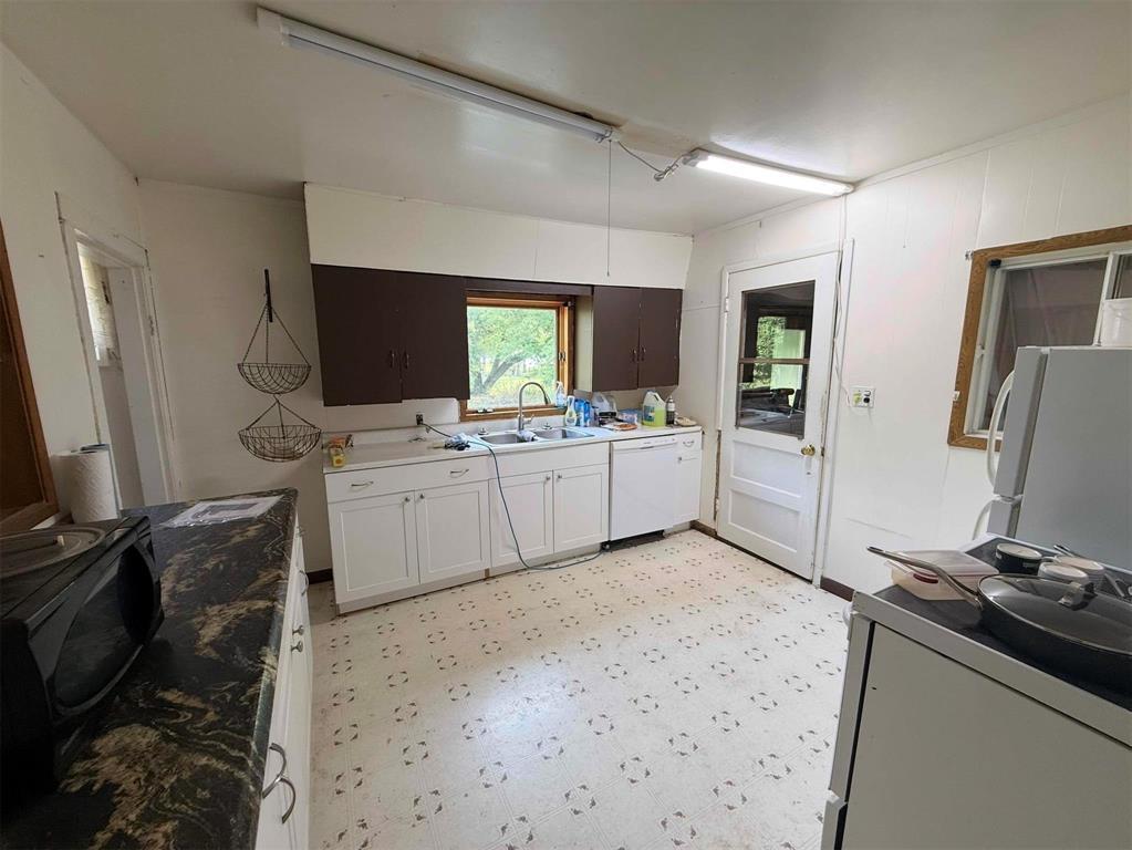 Property Photo: 575 Laughlin Street MB R0K 0L0