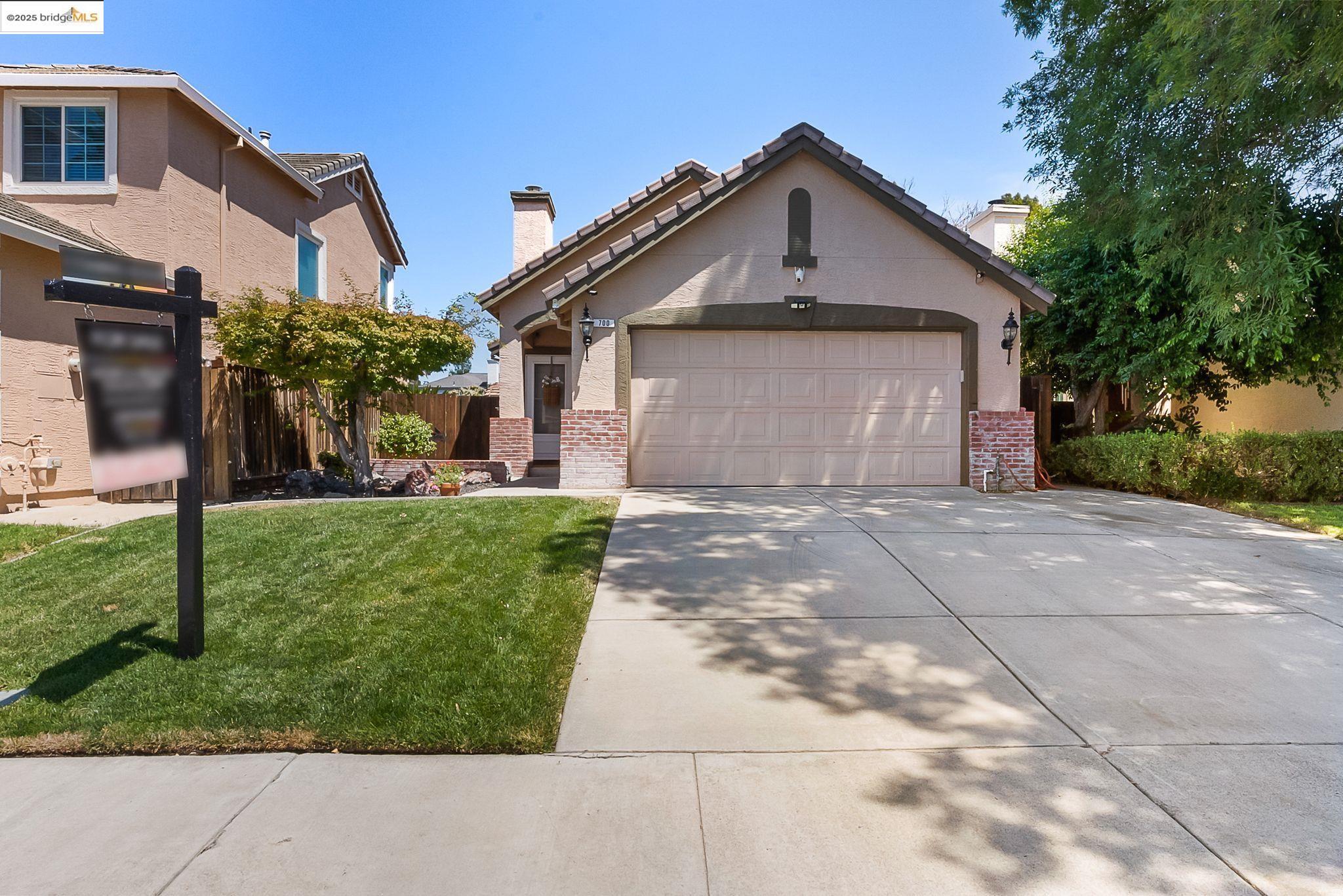 Property Photo:  700 Crossridge Ct  CA 94513 