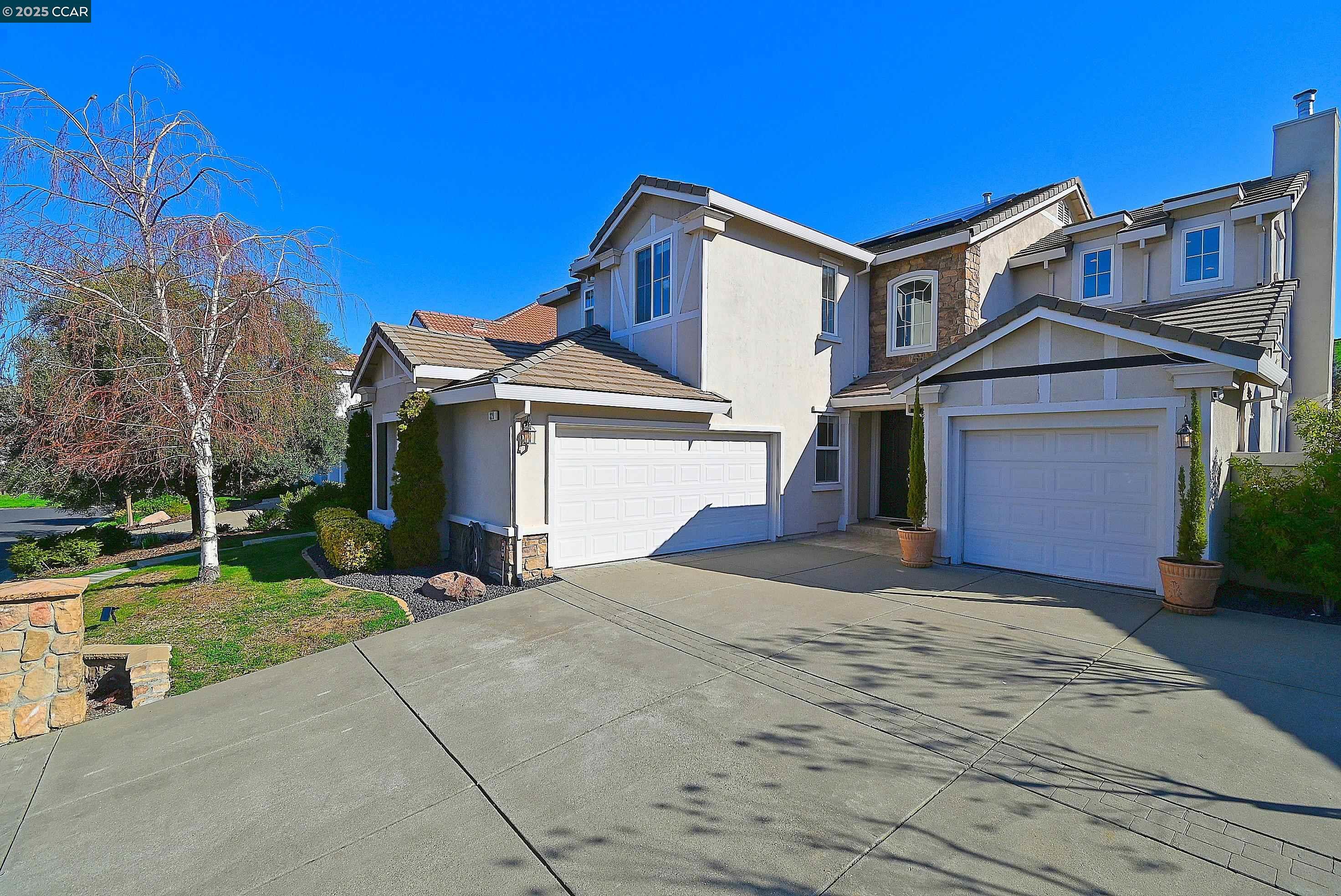 Property Photo: 829 Deer Spring Cir CA 94521
